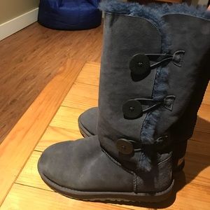 Ugg navy triple bailey button
